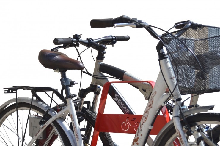 Banyoles fietsbeugel - beugel waaraan twee fietsen kunnen worden bevestigd Banyoles fietsbeugel - beugel waaraan twee fietsen kunnen worden bevestigd