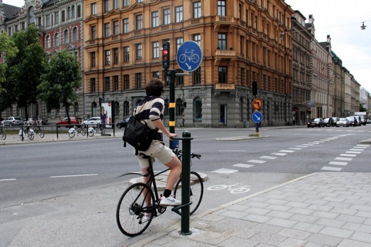 Biker's Rest fietsstandaard bij stoplicht