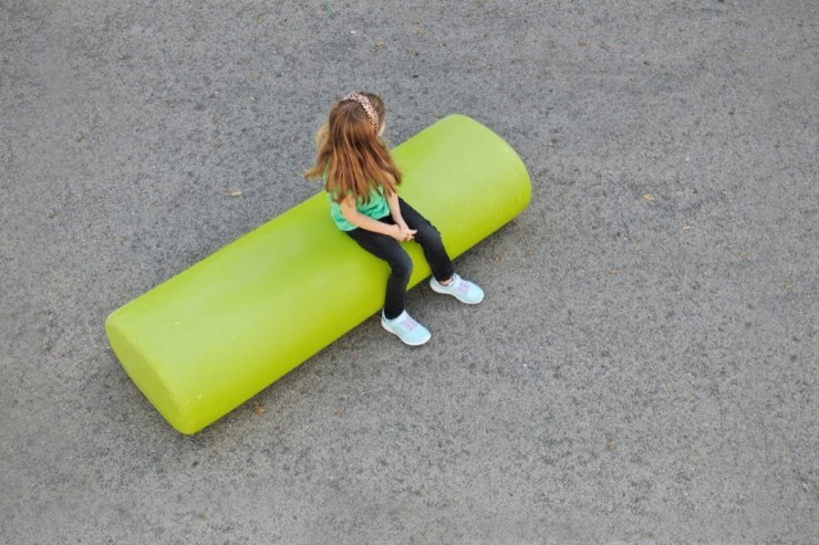 Caribou zitelement nodigt mensen uit om plaats te nemen Caribou zitelement nodigt mensen uit om plaats te nemen