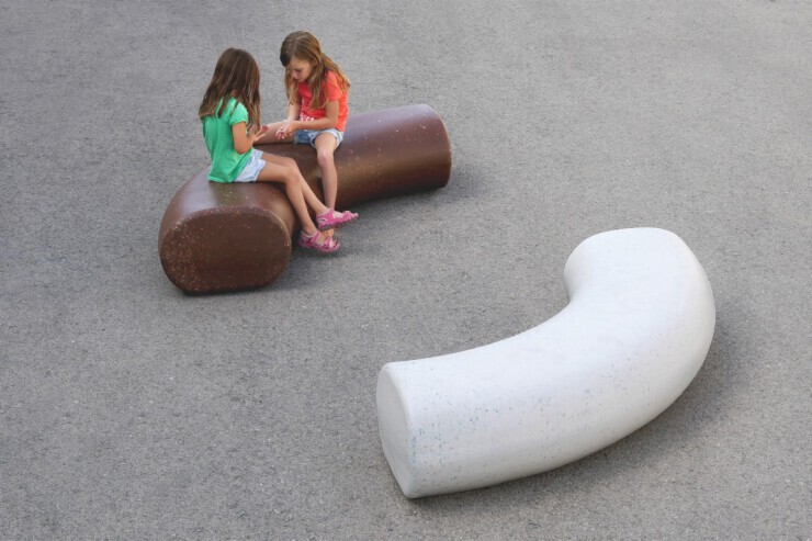 Caribou Arc - gebogen bank in 7 kleuren Caribou Arc - gebogen bank in 7 kleuren