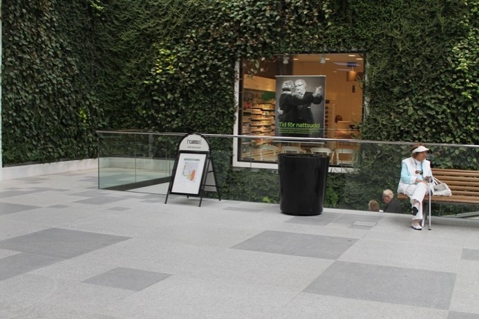 Hinken afvalbak geschikt voor binnen en buiten Hinken afvalbak geschikt voor binnen en buiten