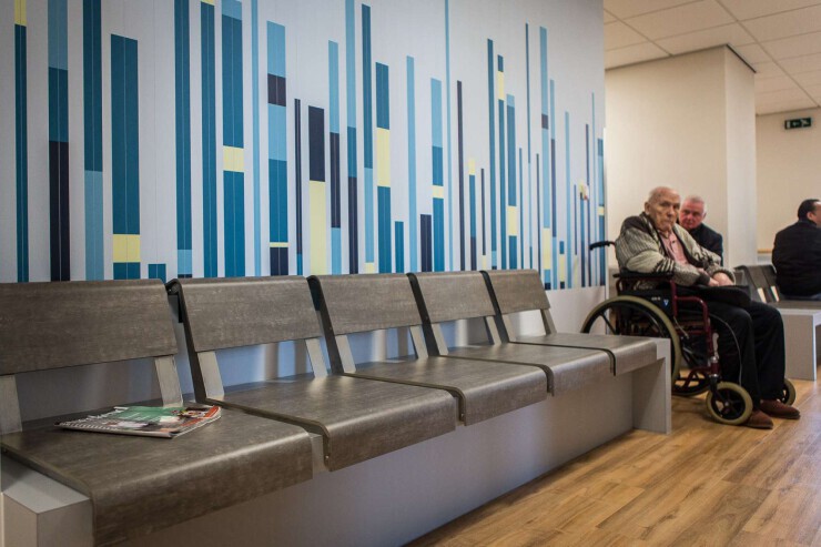 Il Posto stoel in een wachtruimte Il Posto stoel in een wachtruimte