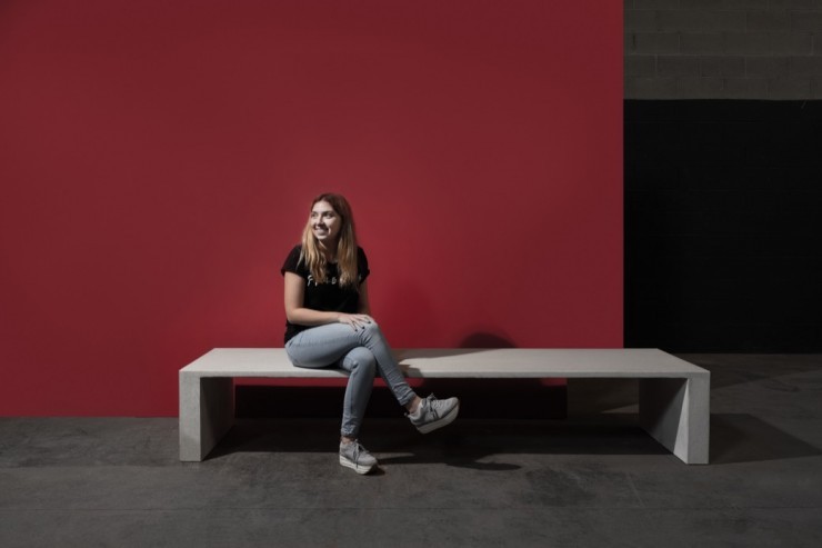 Lamina bank ontworpen voor elke openbare ruimte Lamina bank ontworpen voor elke openbare ruimte