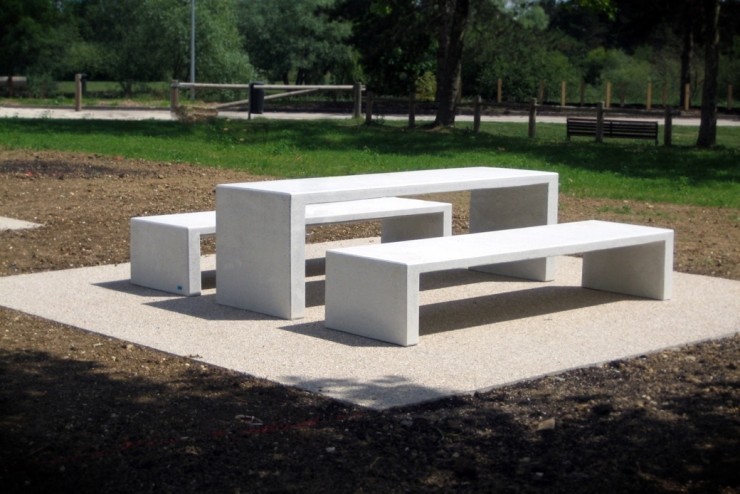 Lamina bank in combinatie een natuurlijke picknickplek vormen Lamina bank in combinatie een natuurlijke picknickplek vormen