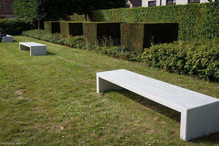 Lamina bank ontworpen voor elke openbare ruimte Lamina bank ontworpen voor elke openbare ruimte