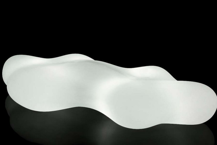 Lava bank in de vorm van een wolk - wit met verlichting Lava bank in de vorm van een wolk - wit met verlichting