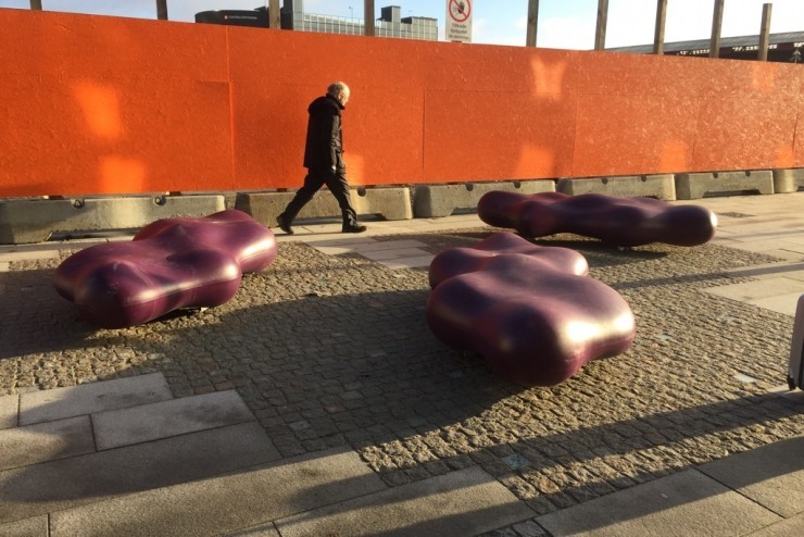 Lava bank in de vorm van een wolk - paars Lava bank in de vorm van een wolk - paars
