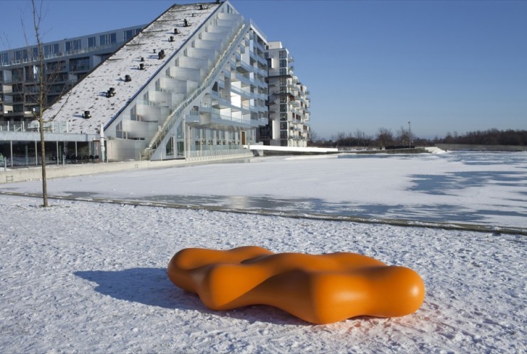 Lava bank in de vorm van een wolk bestand alle weersomstandigheden Lava bank in de vorm van een wolk bestand alle weersomstandigheden