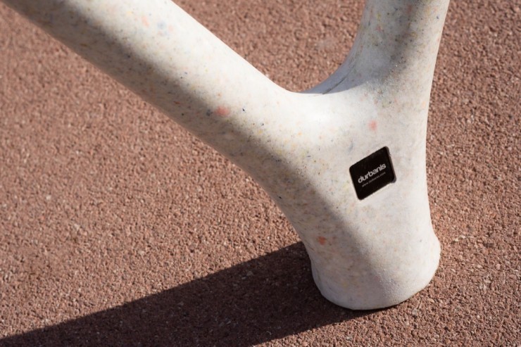 Loclock fietsbeugel van polyethyleen met UHPC betonwapening Loclock fietsbeugel van polyethyleen met UHPC betonwapening