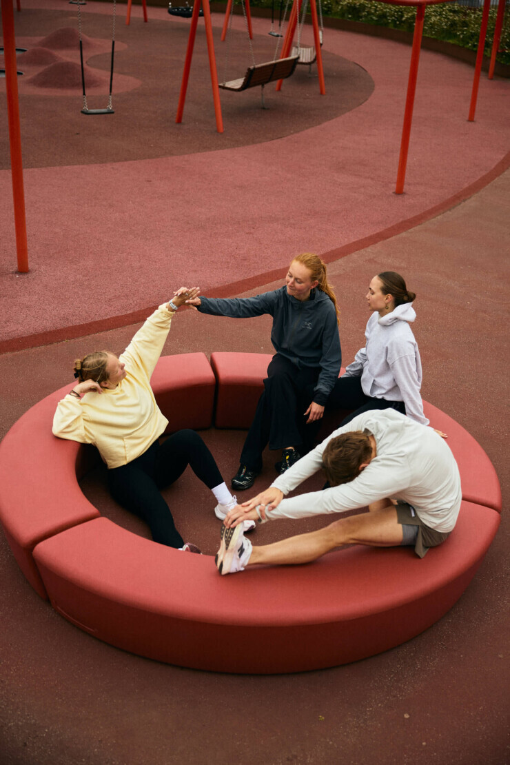 3 Loop Arc banken in een rondje aan elkaar te koppelen 3 Loop Arc banken in een rondje aan elkaar te koppelen