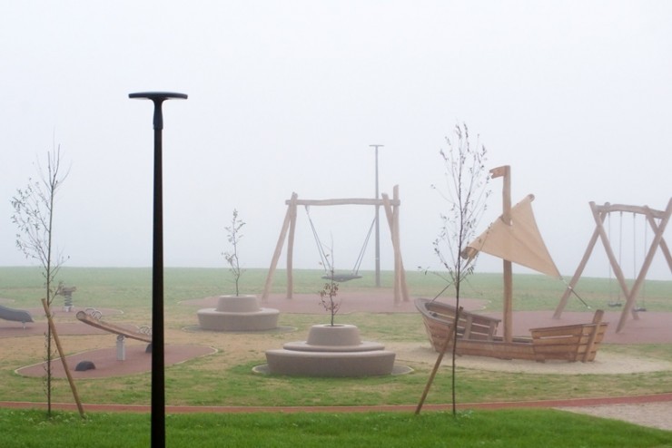 Loop Bank Rond met Rugleuning voor speelse omgeving Loop Bank Rond met Rugleuning voor speelse omgeving