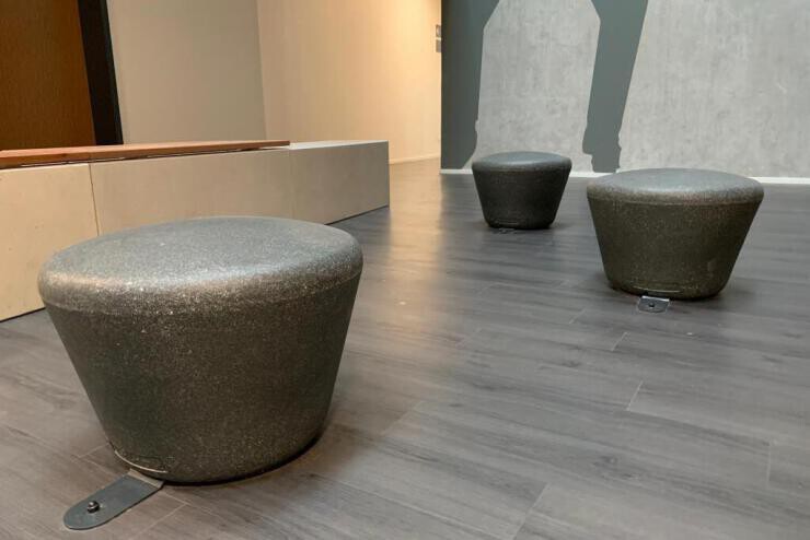 Loop Up zitelement gemaakt van polyethyleen Loop Up zitelement gemaakt van polyethyleen