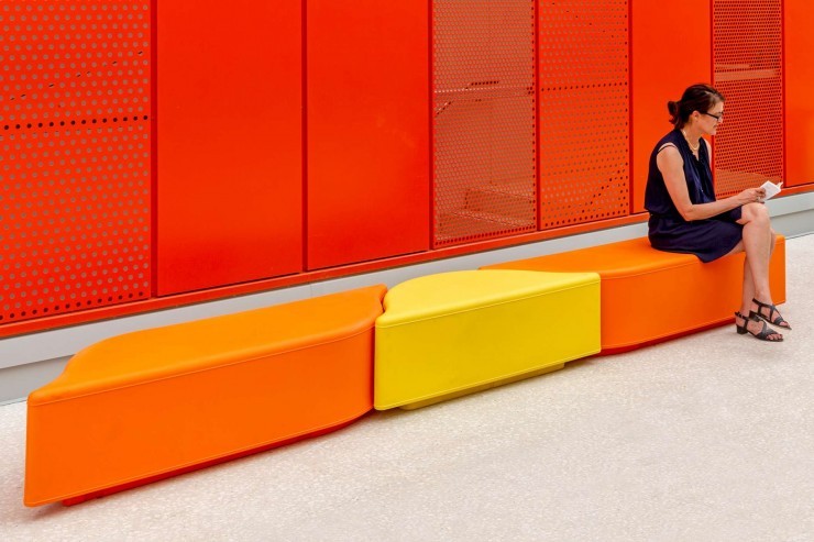 Lungo bank zorgt voor een kleurrijke omgeving Lungo bank zorgt voor een kleurrijke omgeving