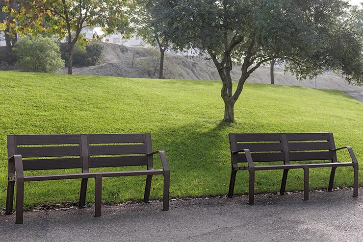 De Modo bank heeft een natuurlijke uitstraling en wordt o.a. toegepast in parken manier in parkennst voor parken