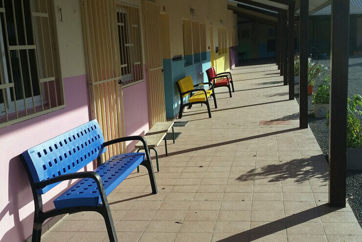 Gezellige Modo banken toegepast in een appartementencomplext Gezellige Modo banken toegepast in een appartementencomplextra