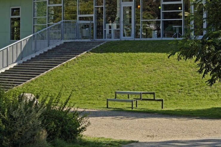 Outline picknicktafel is bestendig tegen ieder weertype Outline picknicktafel is bestendig tegen ieder weertype