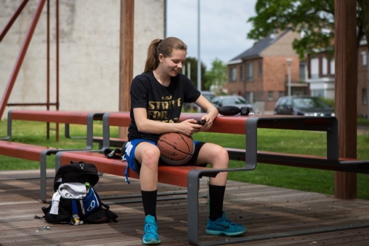 Outline picknicktafel ook geschikt voor sportverenigingen Outline picknicktafel ook geschikt voor sportverenigingen