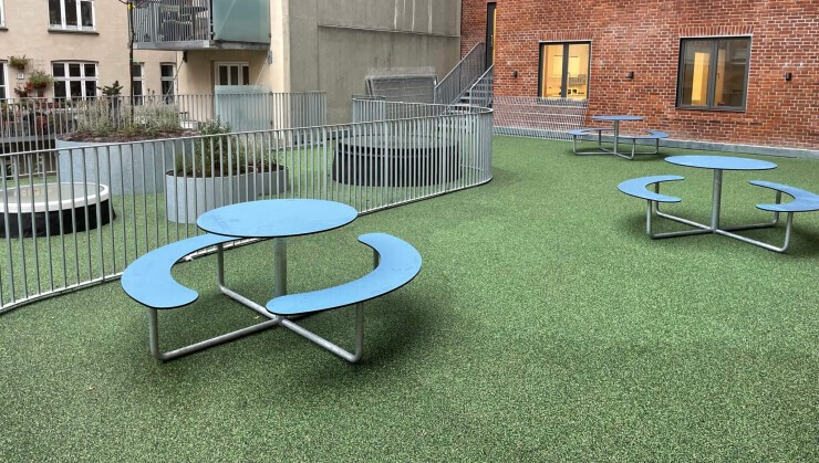 Ronde Plateau-I picknicktafel met openingen aan twee zijden
