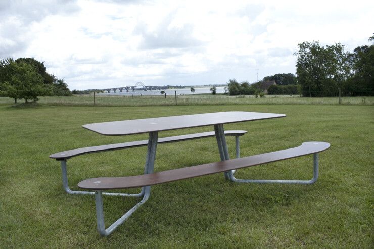 Plateau-I picknicktafel - cortenstaal Plateau-I picknicktafel - cortenstaal