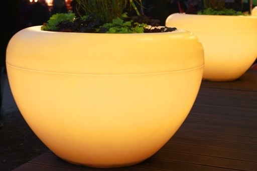 Scoop Light plantenbak met verlichting in geel Scoop Light plantenbak met verlichting in geel