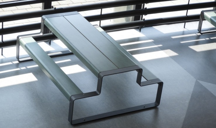 Outline picknicktafel is bijzonder duurzaam en ergonomisch Outline picknicktafel is bijzonder duurzaam en ergonomisch