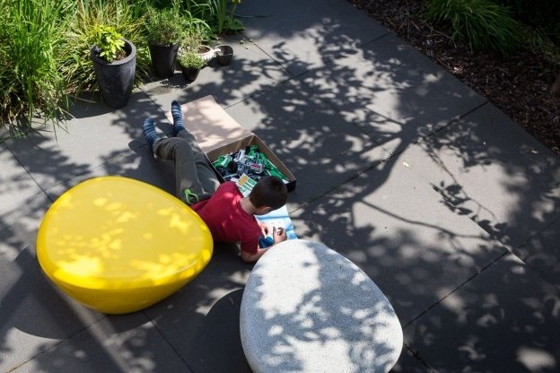 Supercell zitelementen - voor in een park Supercell zitelementen - voor in een park