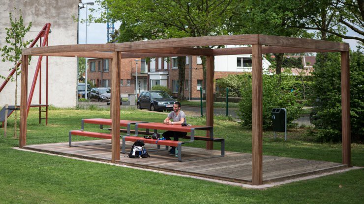 Outline picknicktafel voor speeltuinen en parkjes Outline picknicktafel voor speeltuinen en parkjes
