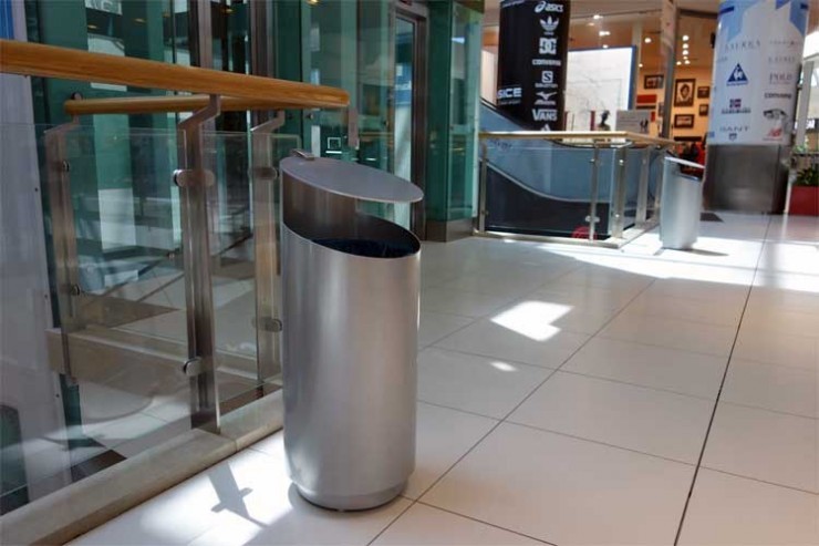 Tubo afvalbak voor binnen en buiten - geborsteld roestvrij staal Tubo afvalbak voor binnen en buiten - geborsteld roestvrij staal