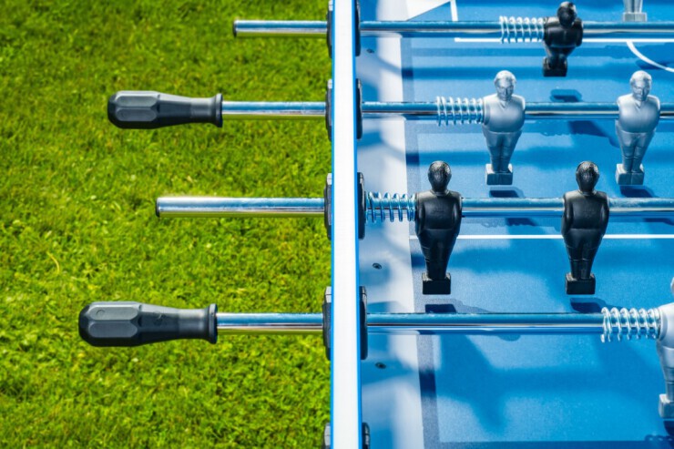 Deze sterke voetbaltafel kan tegen een stootje en gaat jarenlang mee Deze sterke voetbaltafel kan tegen een stootje en gaat jarenlang mee