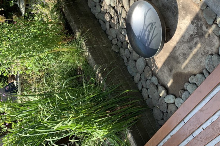 Heerlijk chillen op de Zeus Plus bank Heerlijk chillen op de Zeus Plus bank