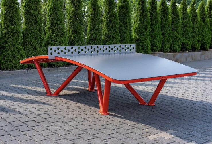 ArchPingo tafel voor het spel Teqball met een vast net van roestvrijstaal staalgaas ArchPingo tafel voor het spel Teqball met een vast net van roestvrijstaal staalgaas