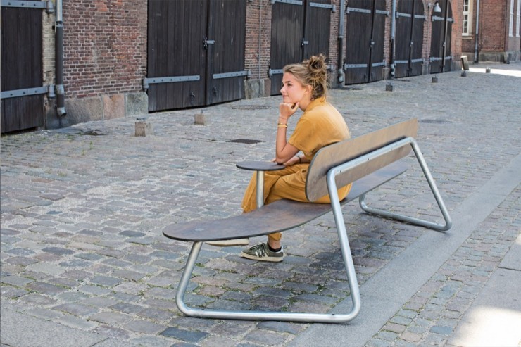 Plateau Bank Rugleuning met en zonder bijzettafeltje leverbaar Plateau Bank Rugleuning met en zonder bijzettafeltje leverbaar