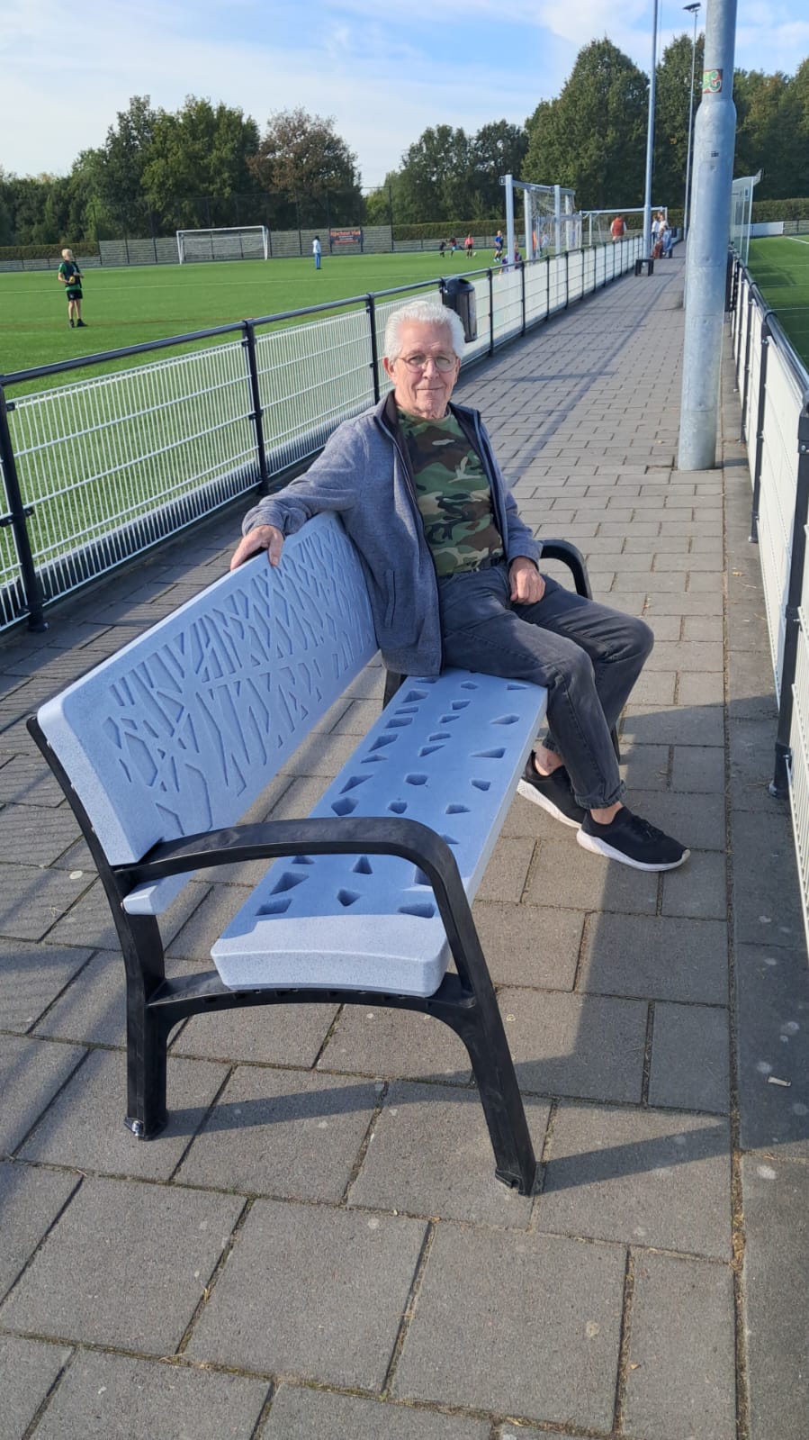 Bank Maverik Eco Urban - voetbalbank langs de lijn Bank Maverik Eco Urban - voetbalbank langs de lijn