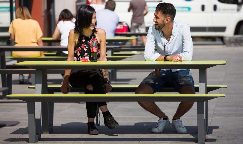 Picnic HPL picknicktafel om te lunchen, werken en rusten Picnic HPL picknicktafel om te lunchen, werken en rusten