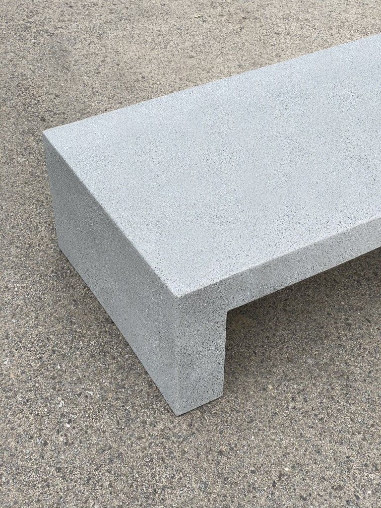 Zeer duurzame betonnen Piet bank - 100% recyclebaar