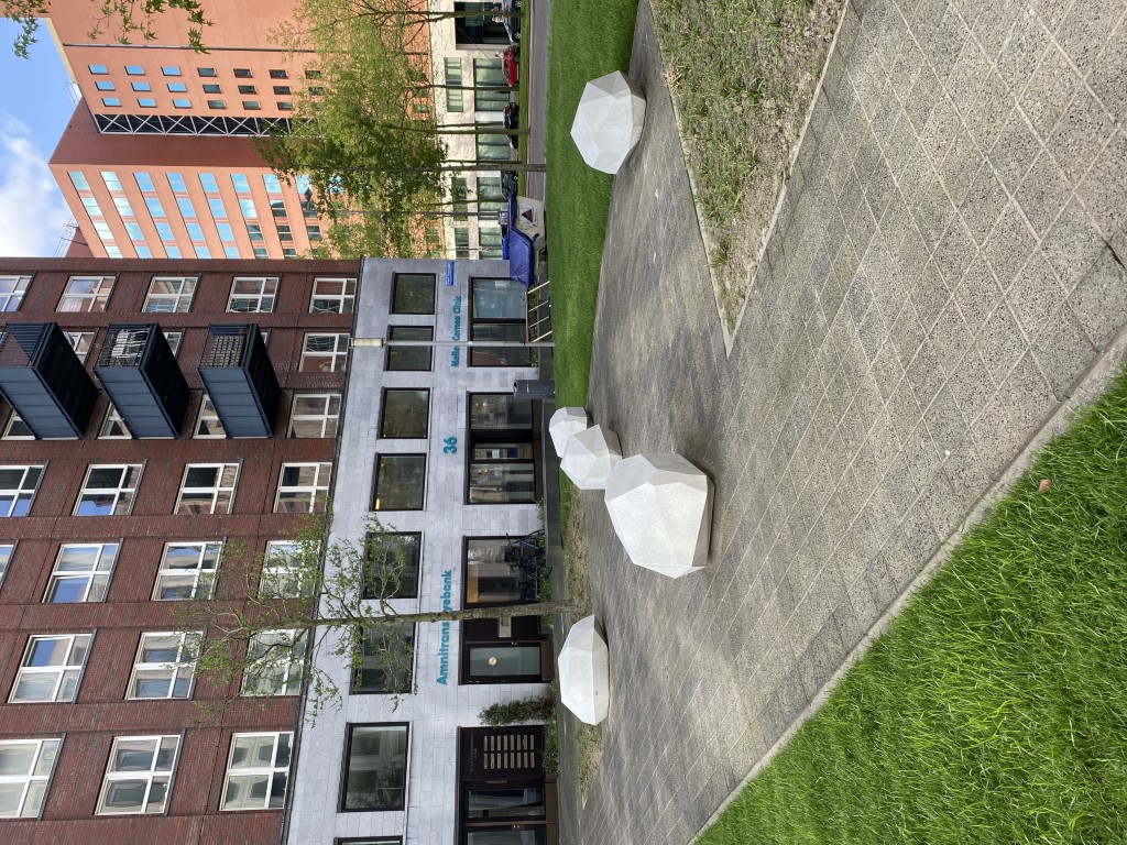 Stone zitelement - Ernest Groosmanplein Rotterdam