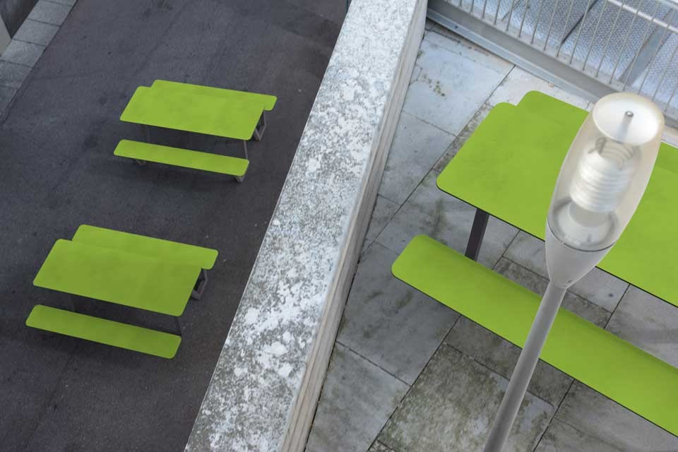 Picnic HPL picknicktafel beschikbaar in opvallende kleuren Picnic HPL picknicktafel beschikbaar in opvallende kleuren