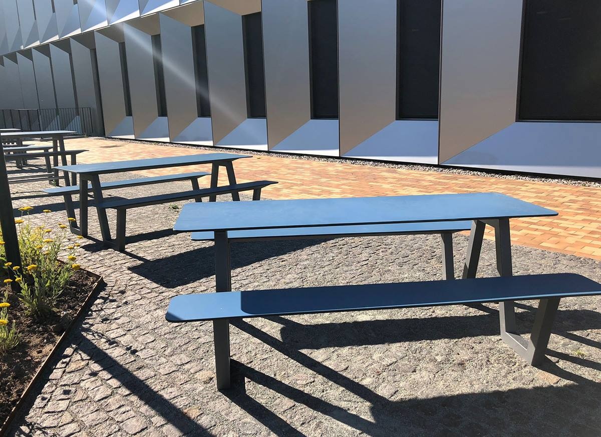 Picnic HPL picknicktafel geschikt voor binnen en buiten Picnic HPL picknicktafel geschikt voor binnen en buiten