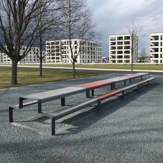 Outline picknicktafel beschikbaar in verschillende kleuren Outline picknicktafel beschikbaar in verschillende kleuren