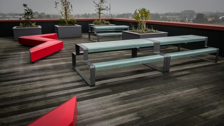 Outline picknicktafel voor buiten op het terras Outline picknicktafel voor buiten op het terras