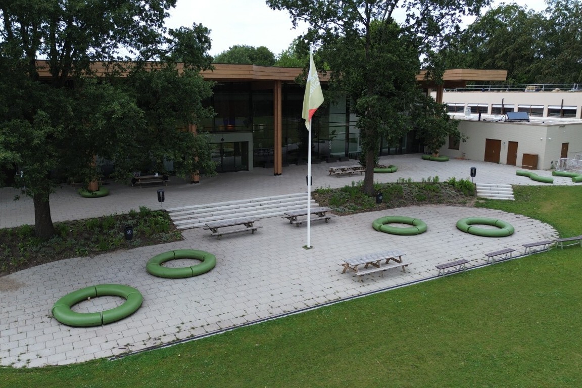 Nieuw schoolmeubilair voor het Sprengenbeek College
