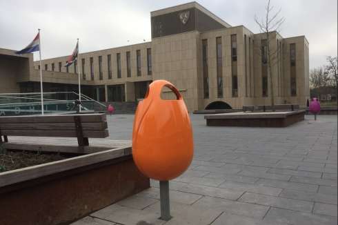 Wereldprimeur Tulpi afvalbak in Krimpen aan den IJssel