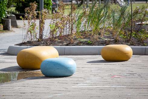 Speelobjecten met meer kleur op het Eendenplein 